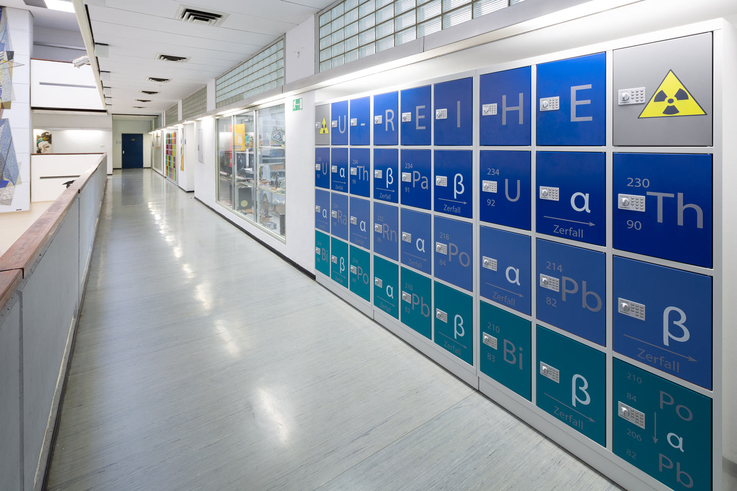 astradirect Schließfächer Schutzbrief, Städtisches Albert Martmöller Gymnasium Witten Die astradirect Schulschließfächer Versicherung, im Albert-Martmöller Gymnasium in Witten