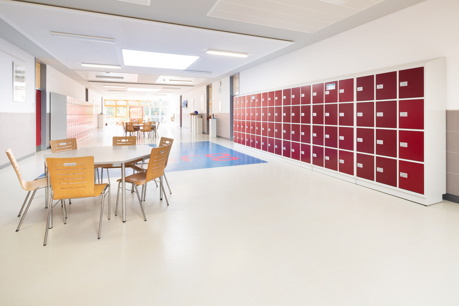 astradirect Schulschließfächer Schutzbrief, Bernhard Gymnasium in Scharnebeck Die astradirect Schulschließfächer Versicherung, im Bernhard Gymnasium in Scharnebeck