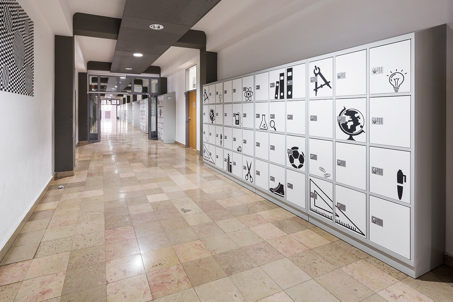 astradirect Schließfächer, Deutsch Französischen Gymnasium Saarbrücken Die Schließfächer von astradirect, im Deutsch Französischen Gymnasium in Saarbrücken